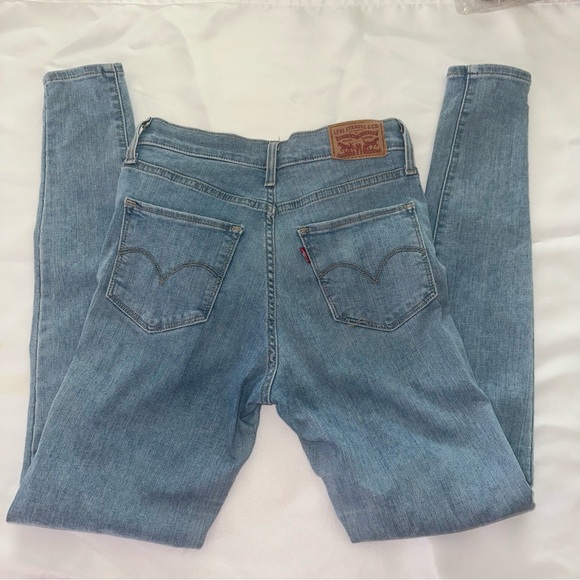 Levi's Women's Skinny Leg Jeans size 26 - Picture 4 of 8